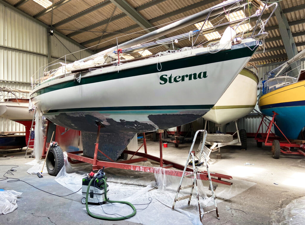 Das Antifouling ist weitgehend entfernt